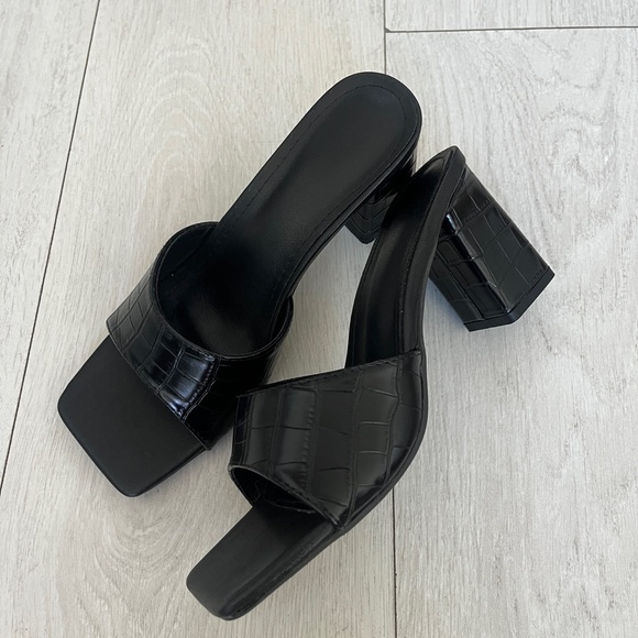 SHEIN Black Croc-Embossed Mules - Picture 4 of 5